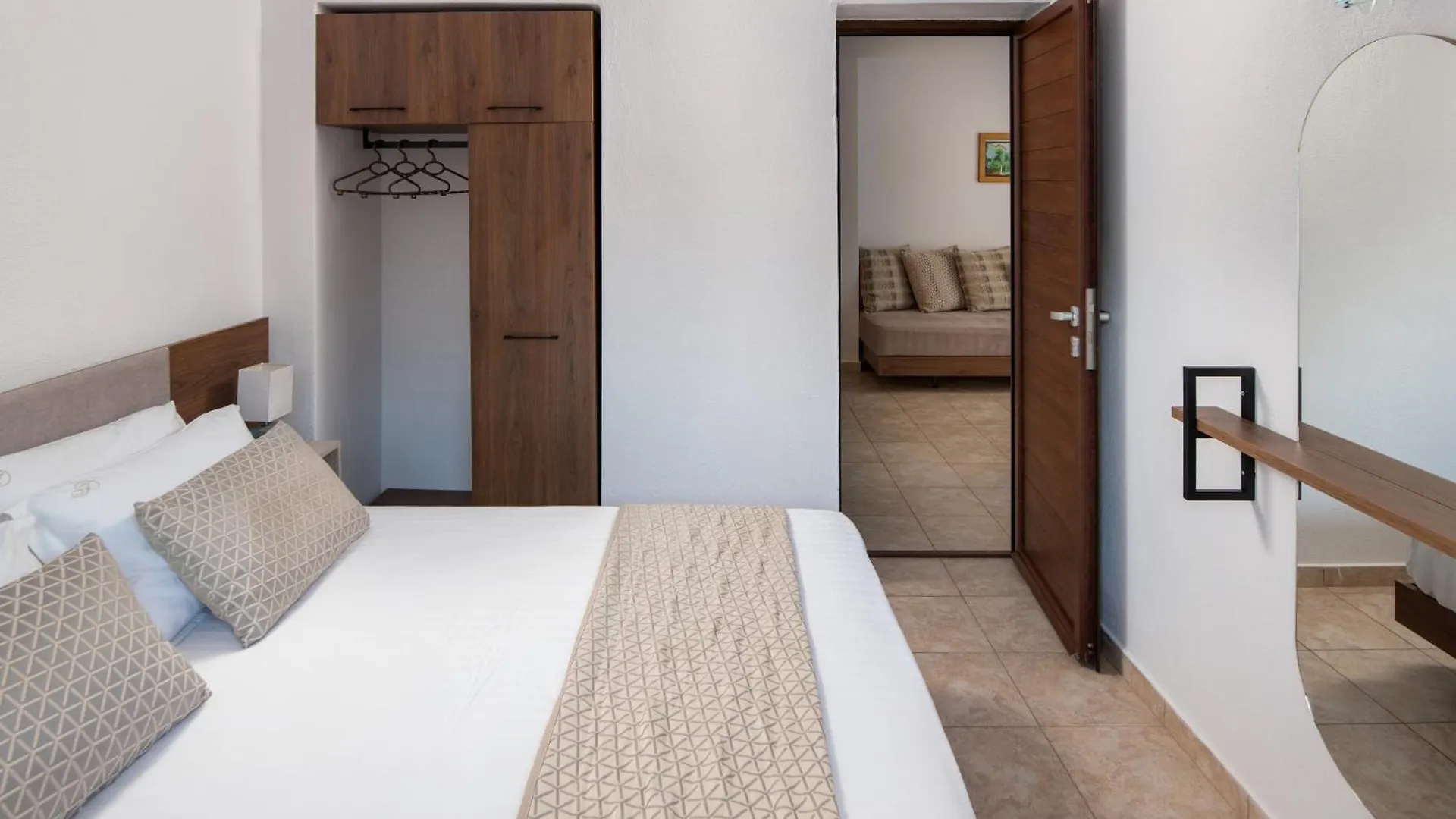 Jolandas House Toroni
